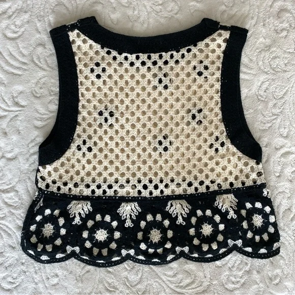 Black and Cream Crochet Crop Top - Picture 2 of 2